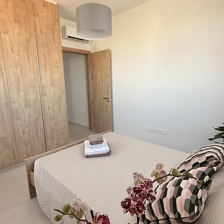 Esmee In, Apartment Engomi